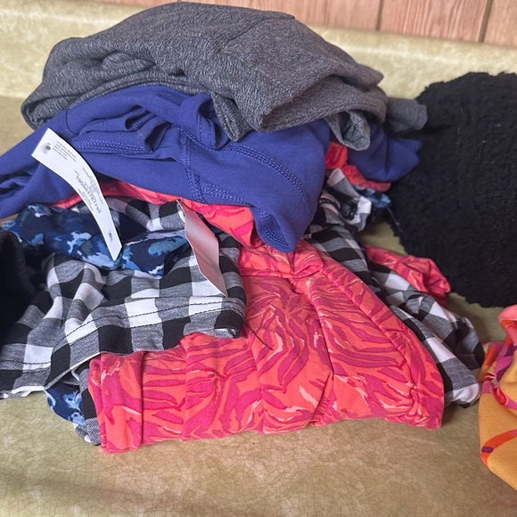 12 clothing pieces - Picture 4 of 14